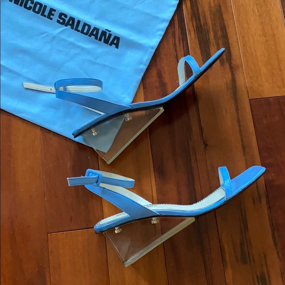 ♦️SOLD Nicole Saldana blue PVC sandals Alyssa - Picture 5 of 8